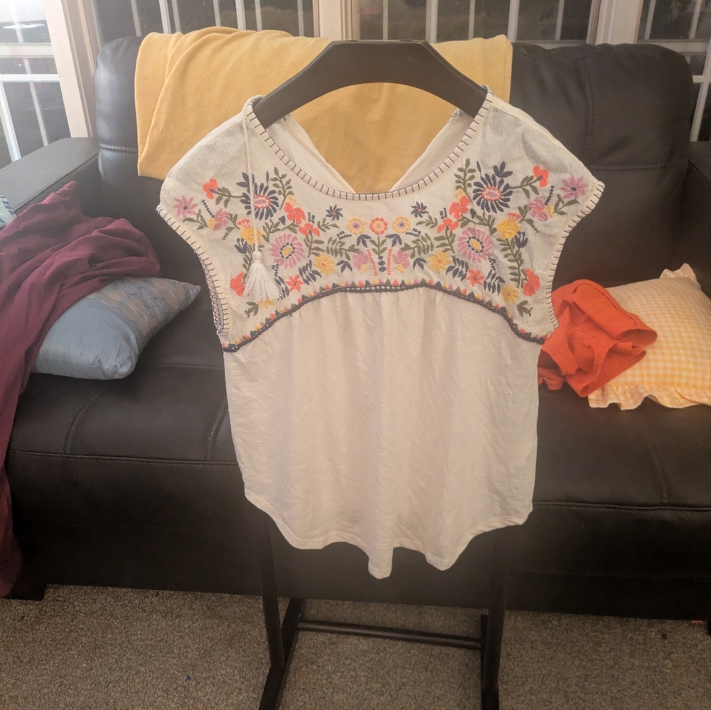 Embroidered White Floral Top